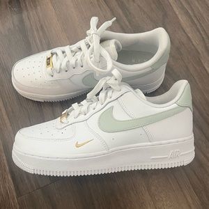 Nike Air Force 1 Low White/Grey/Gold